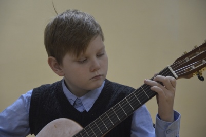 В краевом центре стартует конкурс юных гитаристов