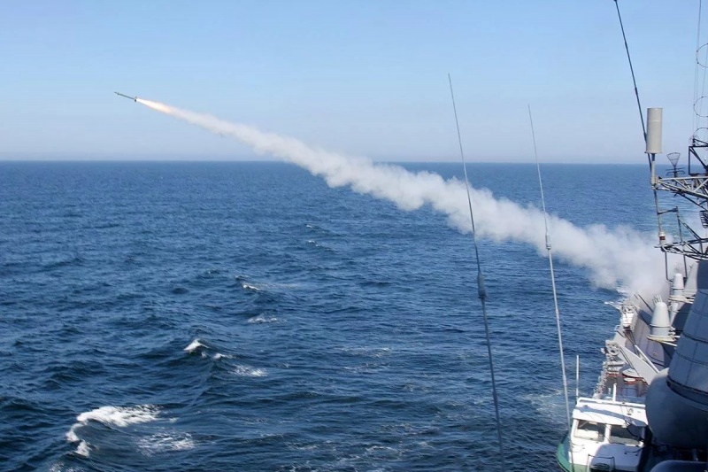 Корабли Военно-морского флота выполнят стрельбы по береговым целям на Камчатке
