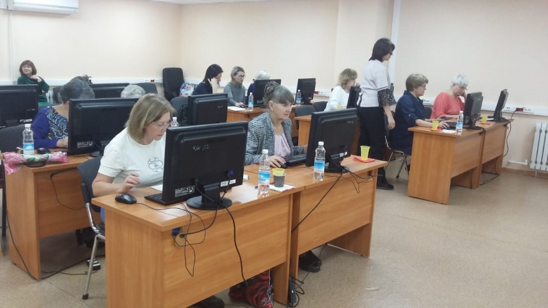 Пенсионеры краевого центра приняли участие в Чемпионате по компьютерному многоборью
