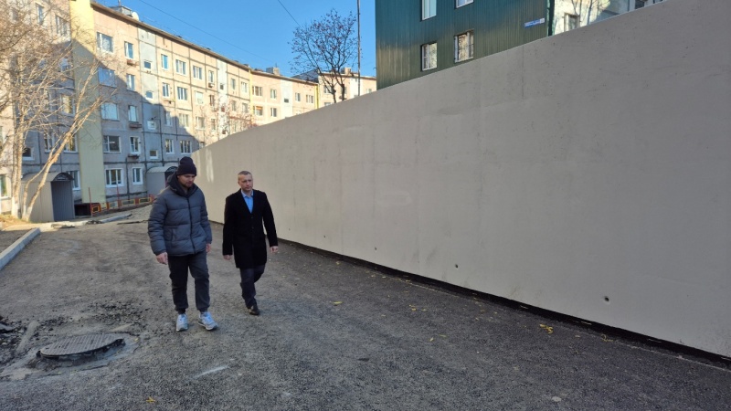 Глава города Евгений Беляев: В рамках программы развития «Город 20/30» выполнен ремонт подпорной стены