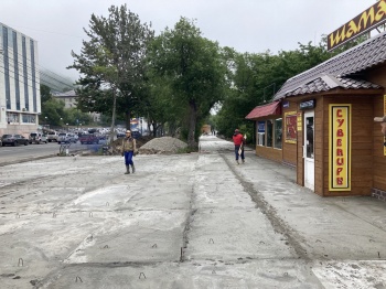 В Петропавловске-Камчатском активно идут работы по благоустройству Аллеи флота 