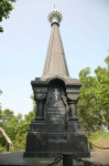 Памятник «Слава» сооружен в честь успешной обороны г. Петропавловска от нападения англо-французской эскадры в 1854 г.