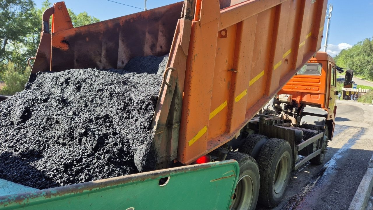 В краевой столице продолжаются работы по ямочному ремонту улично-дорожной сети В краевой столице продолжаются работы по ямочному ремонту улично-дорожной сети