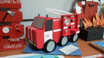 Выставка детских работ ко Дню пожарной охраны открылась в Петропавловске-Камчатском