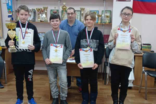Юные шахматисты из краевой столицы победили в региональных соревнованиях