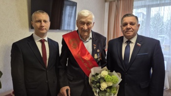 Глава города Евгений Беляев: Люди, закаленные войной, - вечный пример и образец настоящего мужества, стойкости, веры и преданности своей стране, потрясающего жизнелюбия