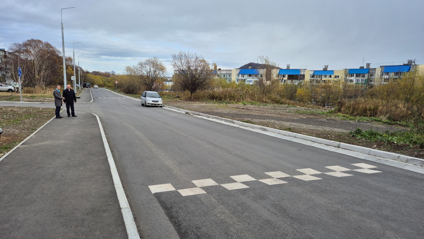 Глава краевого центра Евгений Беляев: В рамках программы «Город 20/30» отремонтирован внутриквартальный проезд по улице Карбышева Глава краевого центра Евгений Беляев: В рамках программы «Город 20/30» отремонтирован внутриквартальный проезд по улице Карбышева