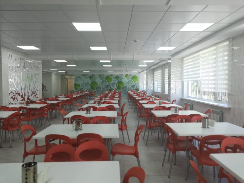 Общественная приемка обновленного обеденного зала прошла в школе №42