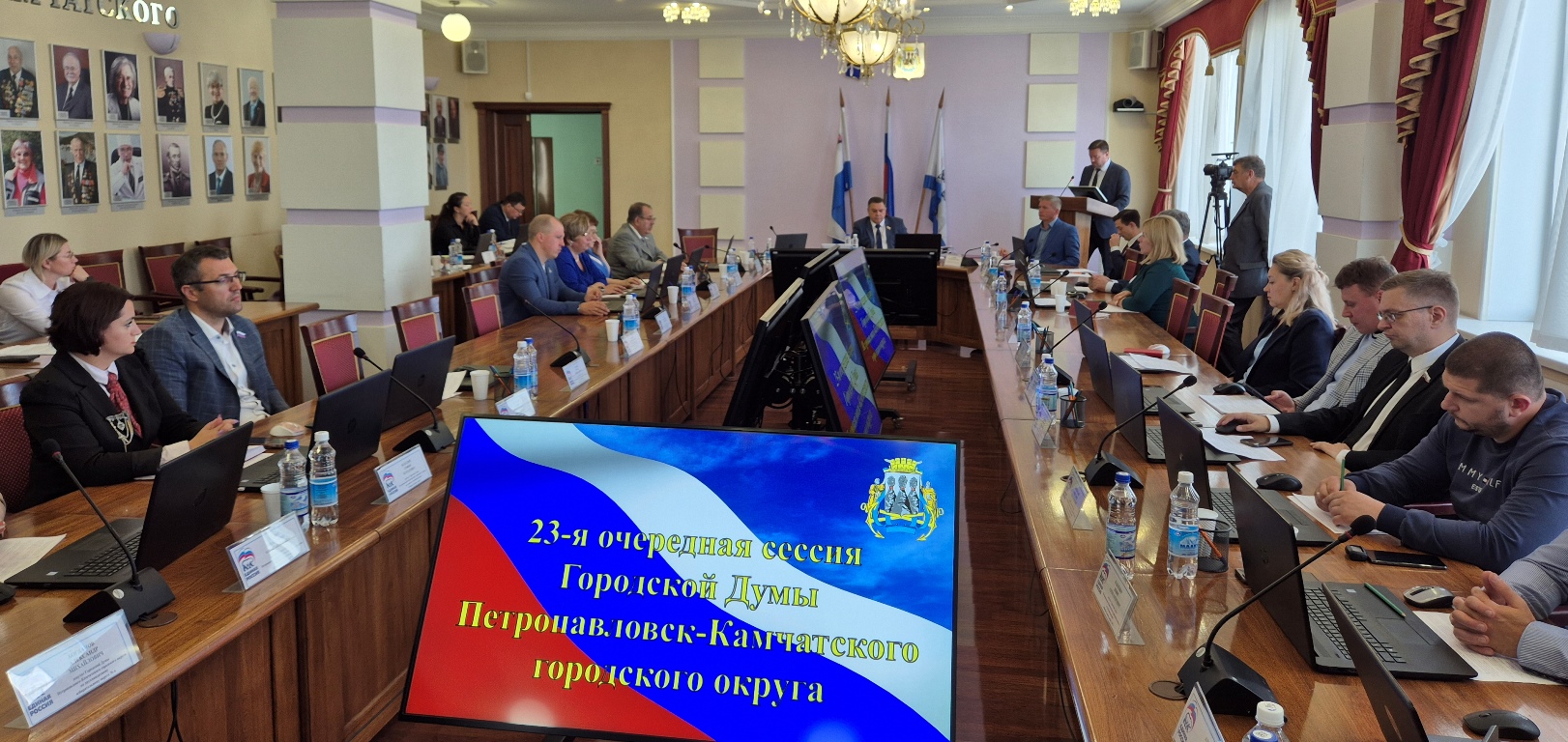 Реализация проектов благоустройства продолжается при активном участии депутатов, жителей Петропавловска-Камчатского, - отметил в своем ежегодном отчете перед народными избранниками Глава города Константин Брызгин Реализация проектов благоустройства продолжается при активном участии депутатов, жителей Петропавловска-Камчатского, - отметил в своем ежегодном отчете перед народными избранниками Глава города Константин Брызгин