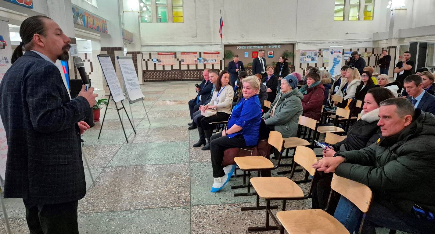 Глава города Евгений Беляев: В краевом центре состоялась первая встреча по обсуждению проекта программы развития «Город 20/30» Глава города Евгений Беляев: В краевом центре состоялась первая встреча по обсуждению проекта программы развития «Город 20/30»