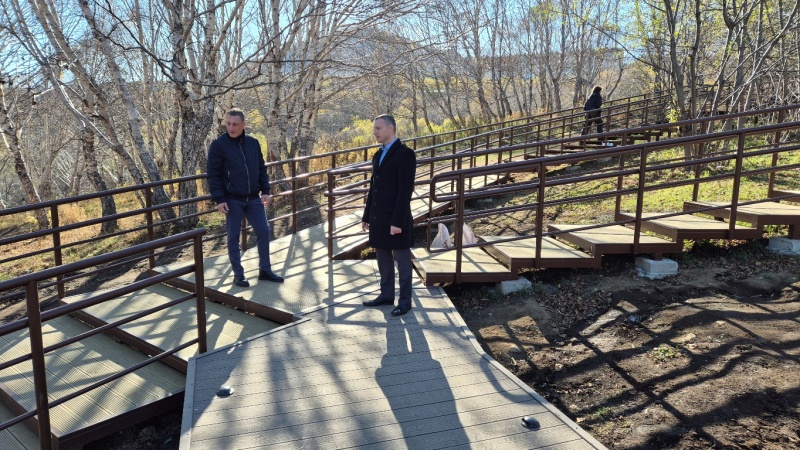 Глава города Евгений Беляев: В Петропавловске-Камчатском завершен первый этап благоустройства парковой зоны между двумя крупными микрорайонами