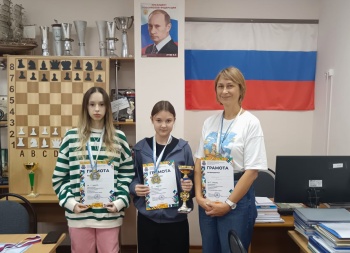 В блицтурнире по шахматам приняли участие более 40 спортсменов